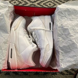 Jordan 3 Triple white.